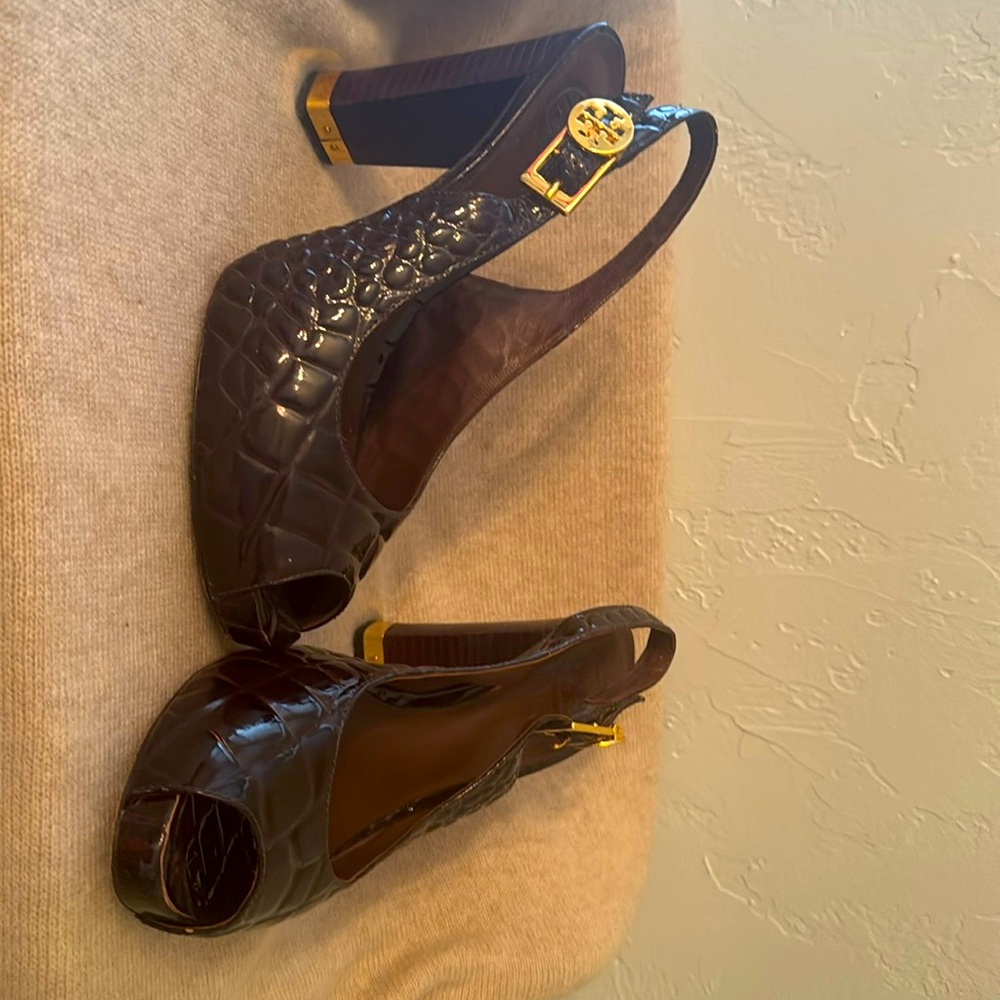 Tori Burch Allison Croc Dark Fig Brown Size 6